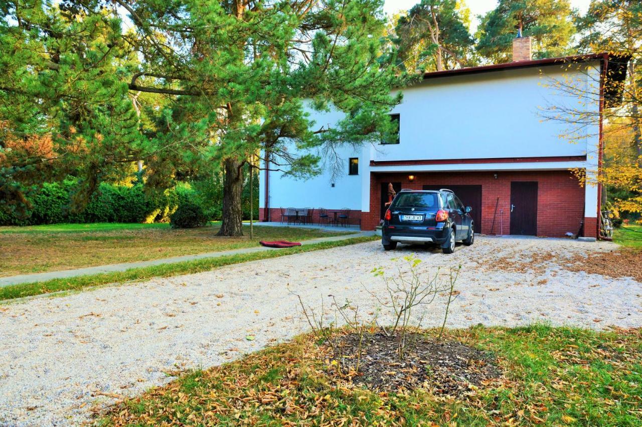 Ubytovani V Klanovicich - Forest Garden Villa Praga Exterior foto